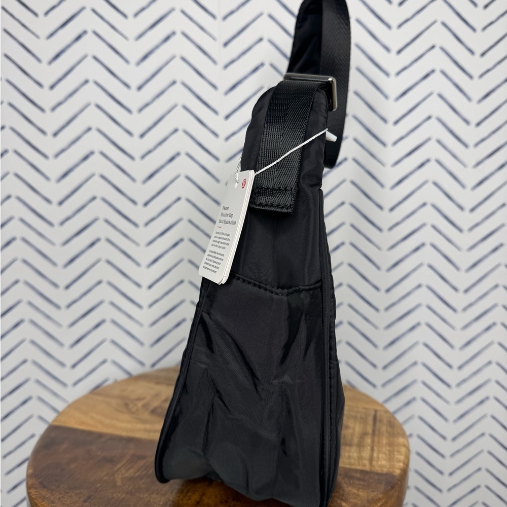 NWT Lululemon Inspired Black Shoulder bag 4L o/s - Picture 2 of 8